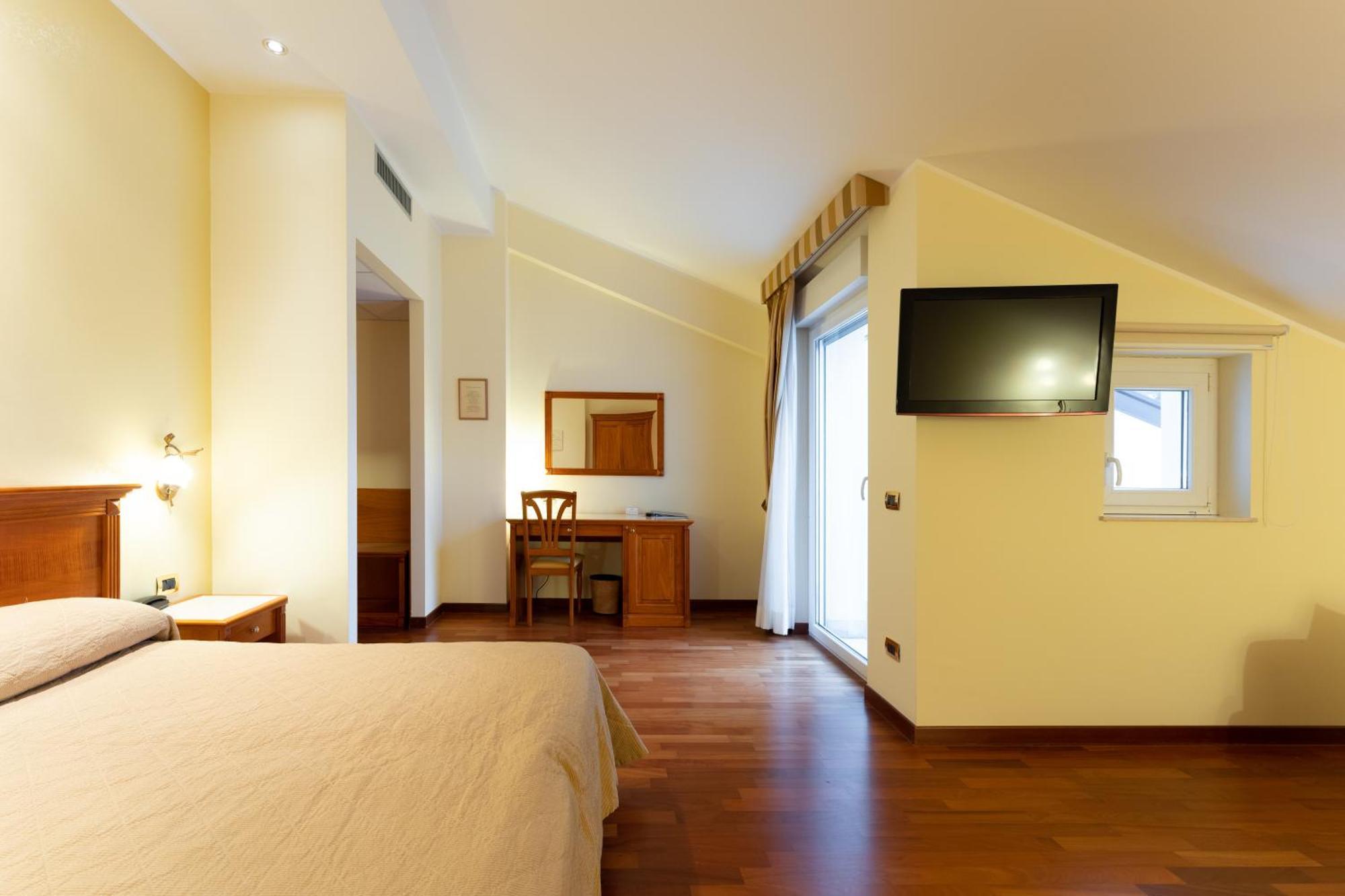 Domus Hotel Bagnoli Del Trigno Exterior photo